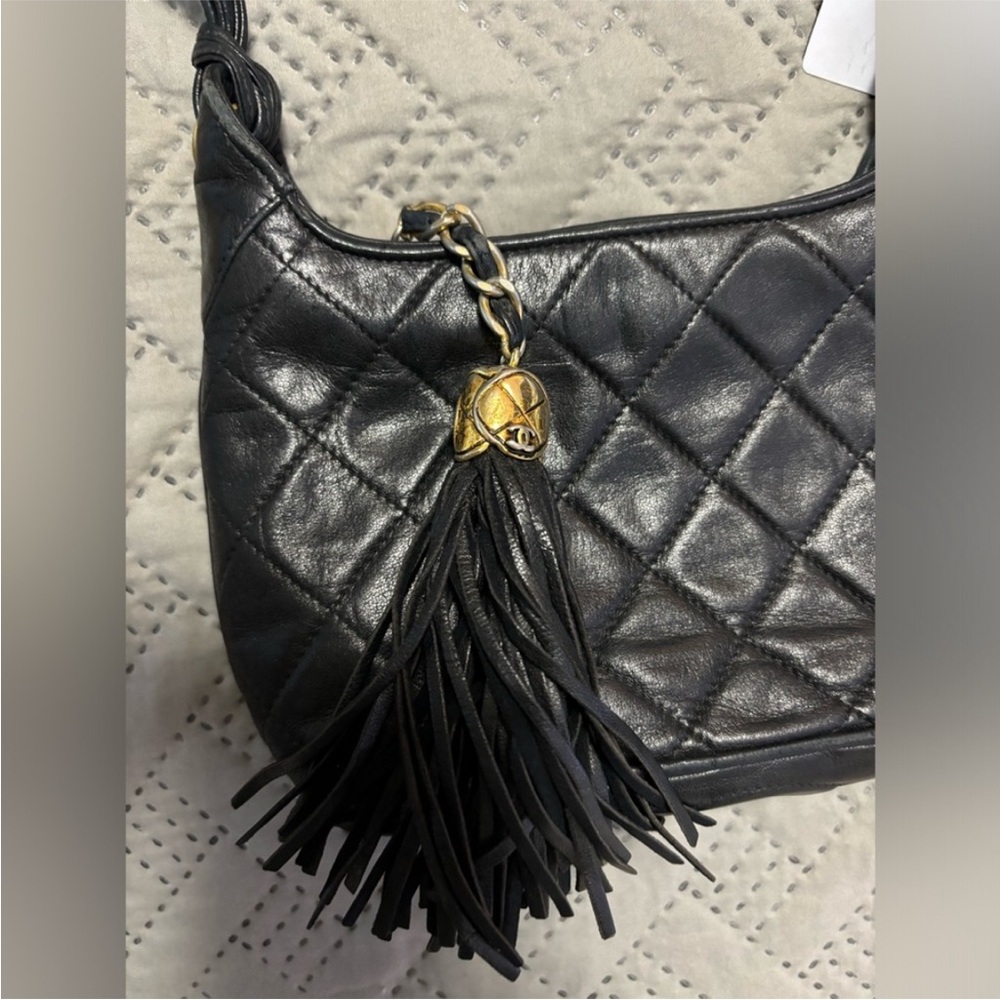 ⛔️SOLD⛔️ CHANEL Vintage '89-'91 RARE Quilted Tassel Shoulder Bag with COA - Picture 7 of 15
